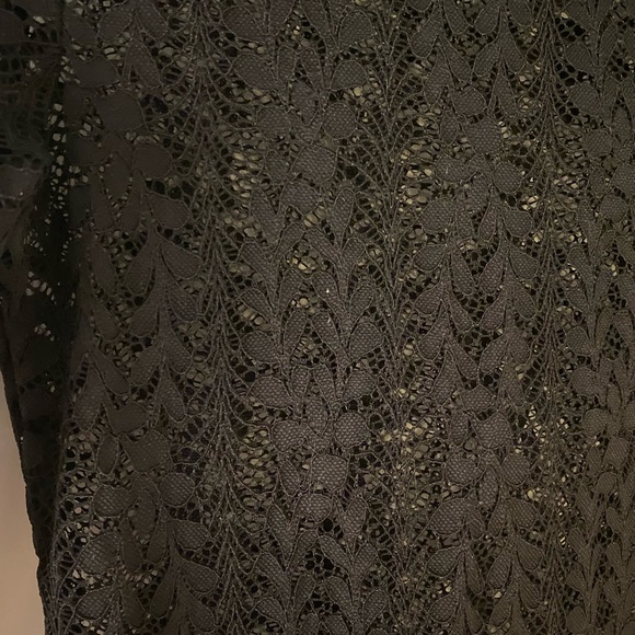 Black lace shirt - Picture 2 of 3